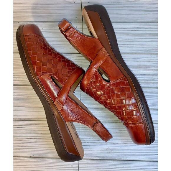 Soft Walk Salina Brown Leather Woven Adjustable Sling Back Flat Sandals S:8WW - Picture 7 of 13